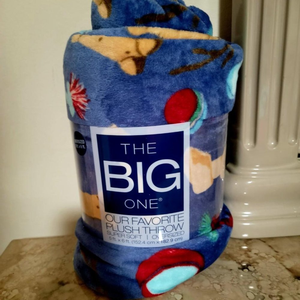 The Big One Oversized Supersoft Plush Throw, NWT